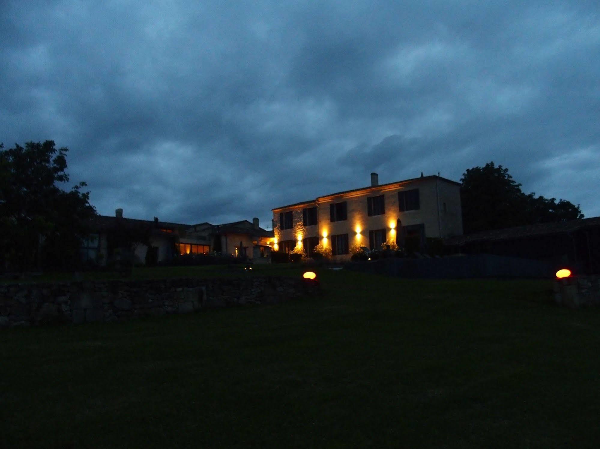 5 Lasserre Moulon-sur-Dordogne Exterior photo